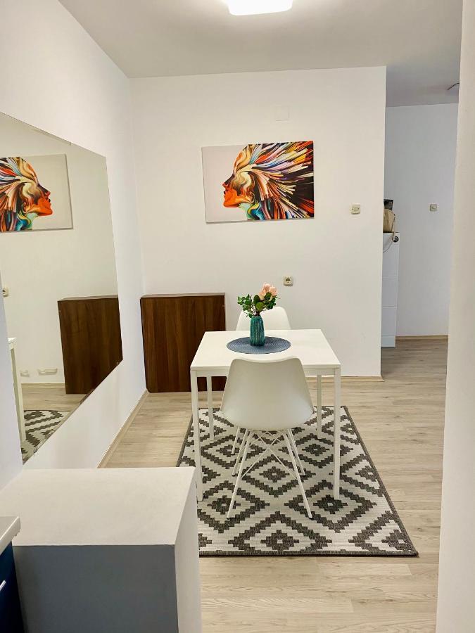 Regina'S Modern Apartment2 Üsküp Dış mekan fotoğraf