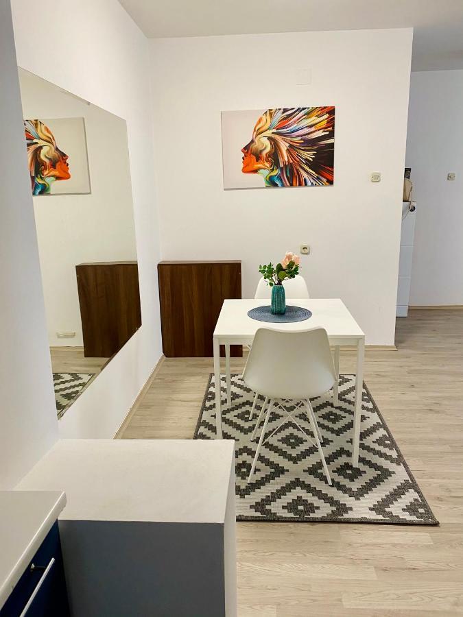 Regina'S Modern Apartment2 Üsküp Dış mekan fotoğraf