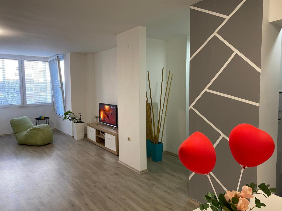 Regina'S Modern Apartment2 Üsküp Dış mekan fotoğraf